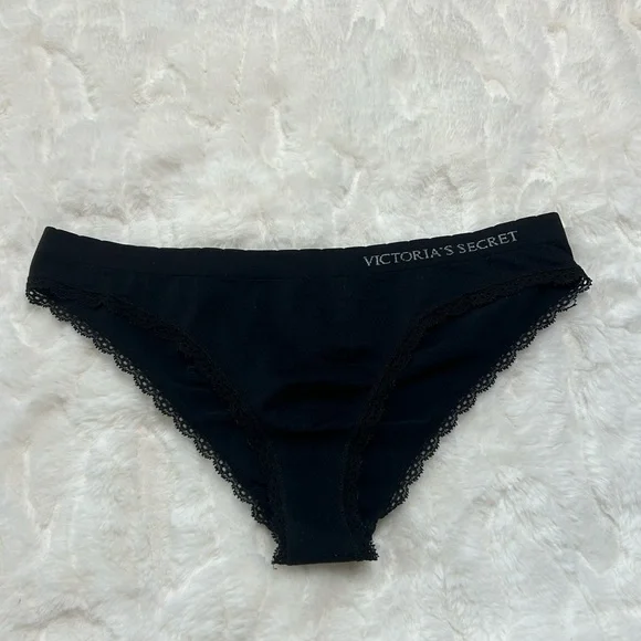 2012 Vintage Victoria’s Secret Cheekini Lace Trim Panty M - Picture 1 of 3